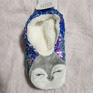 Nwt Women's Penguin Flip Sequin Pull-On Slipper Socks - Blue/Gray M/L 8-10
